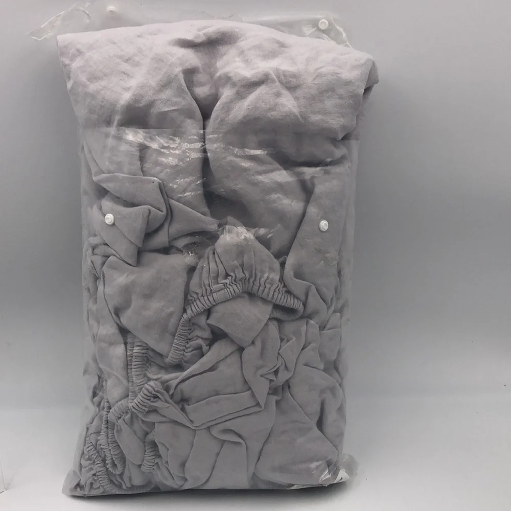 Matouk Porto Linen Cal King Fitted Sheet in Silver